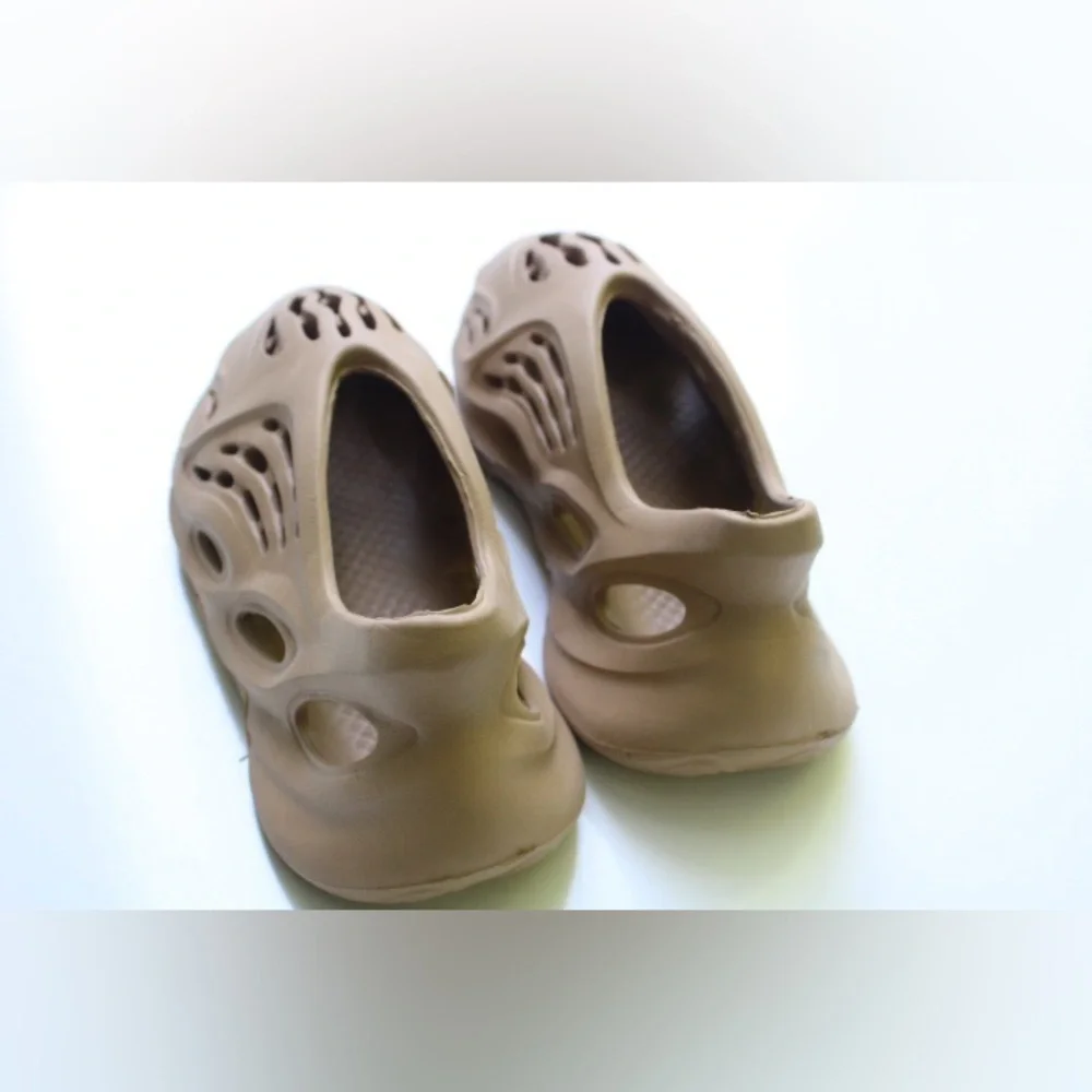 Adidas Yeezy foam runner shoes